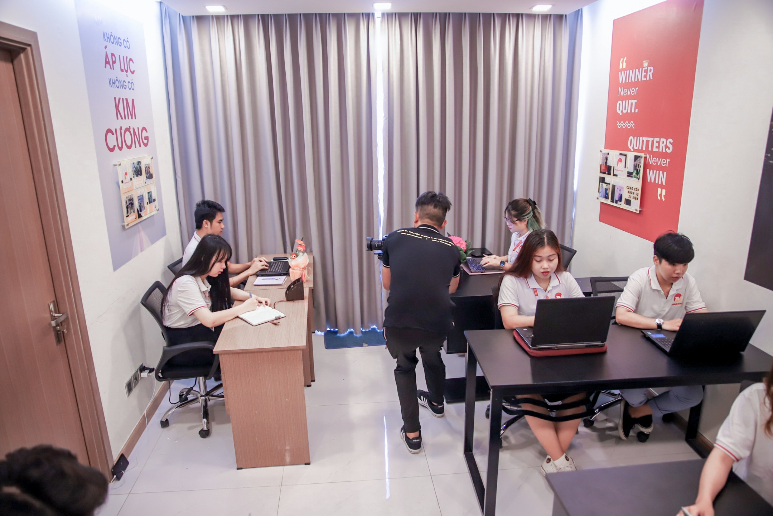 GHI LẠI MỖI KHOẢNH KHẮC QUÝ GIÁ CÙNG TV MEDIA & EVENT! 6 Quay phim 2