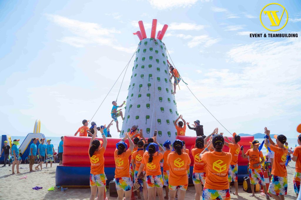 chu gia phat teambuilding cua lo 2020 659e9c268f78b