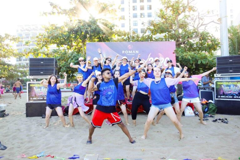 roman fitness yoga teambuilding sam son 659e9ba2445e7