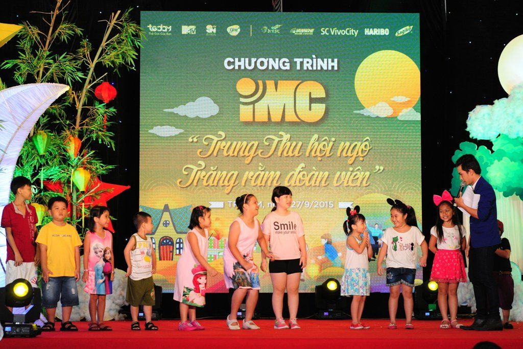 to chuc tiec trung thu tron goi tai tp ho chi minh 659f45345fb86