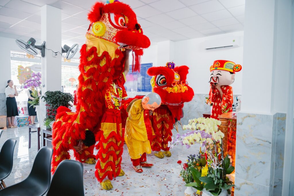 Hướng dẫn tổ chức lễ khai trương TPHCM thành công rực rỡ 1 tổ chức lễ khai trương TPHCM