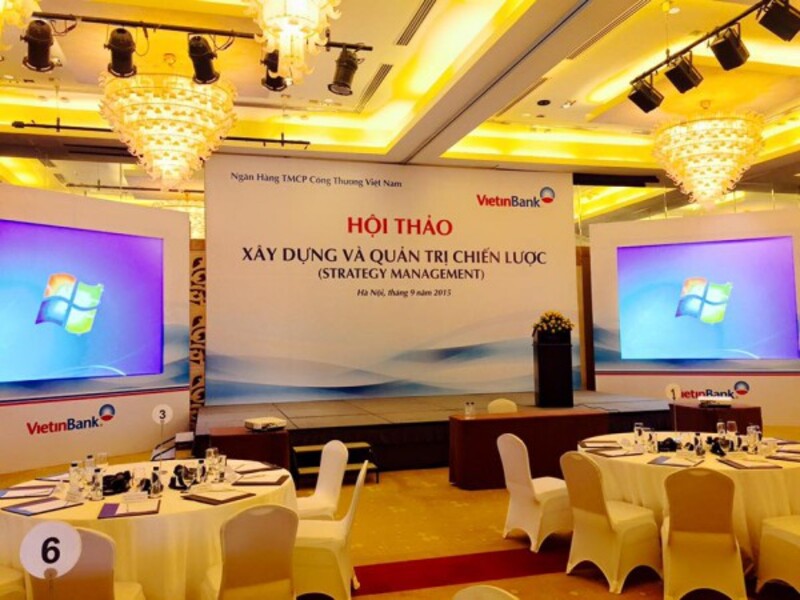 5 cách mời khách hàng tham dự hội thảo sự kiện 4 Mời khách mời nổi tiếng/chuyên gia tham dự là cách mời khách hàng tham dự hội thảo thu hút