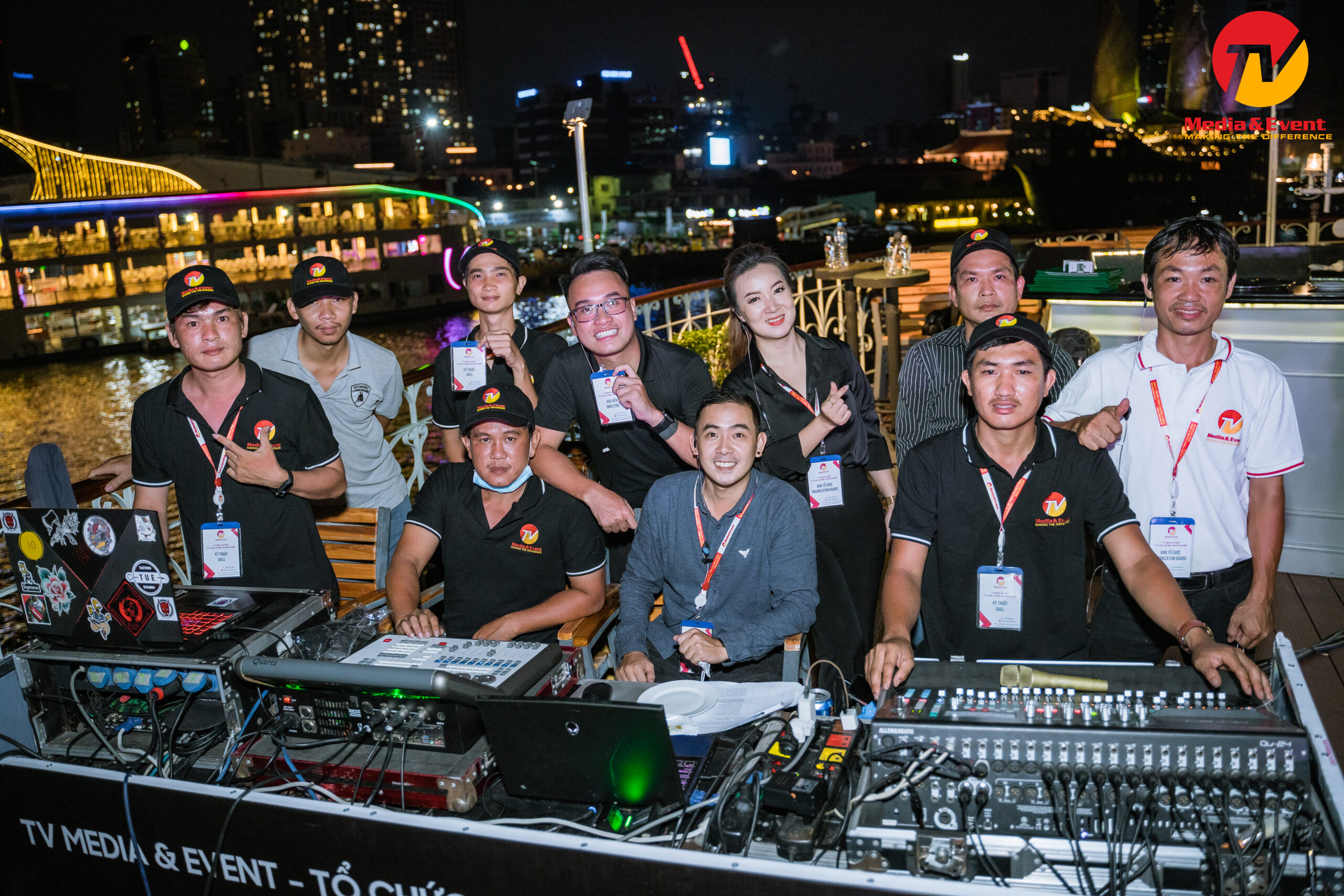 nhan su to chuc su kien scaled