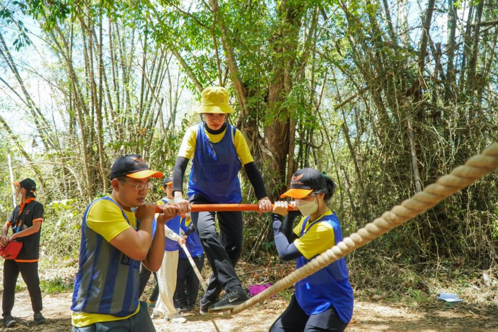Những trò chơi team building bãi biển siêu hay hấp dẫn nhất mùa hè 2024 8 concept team building hay ton tai