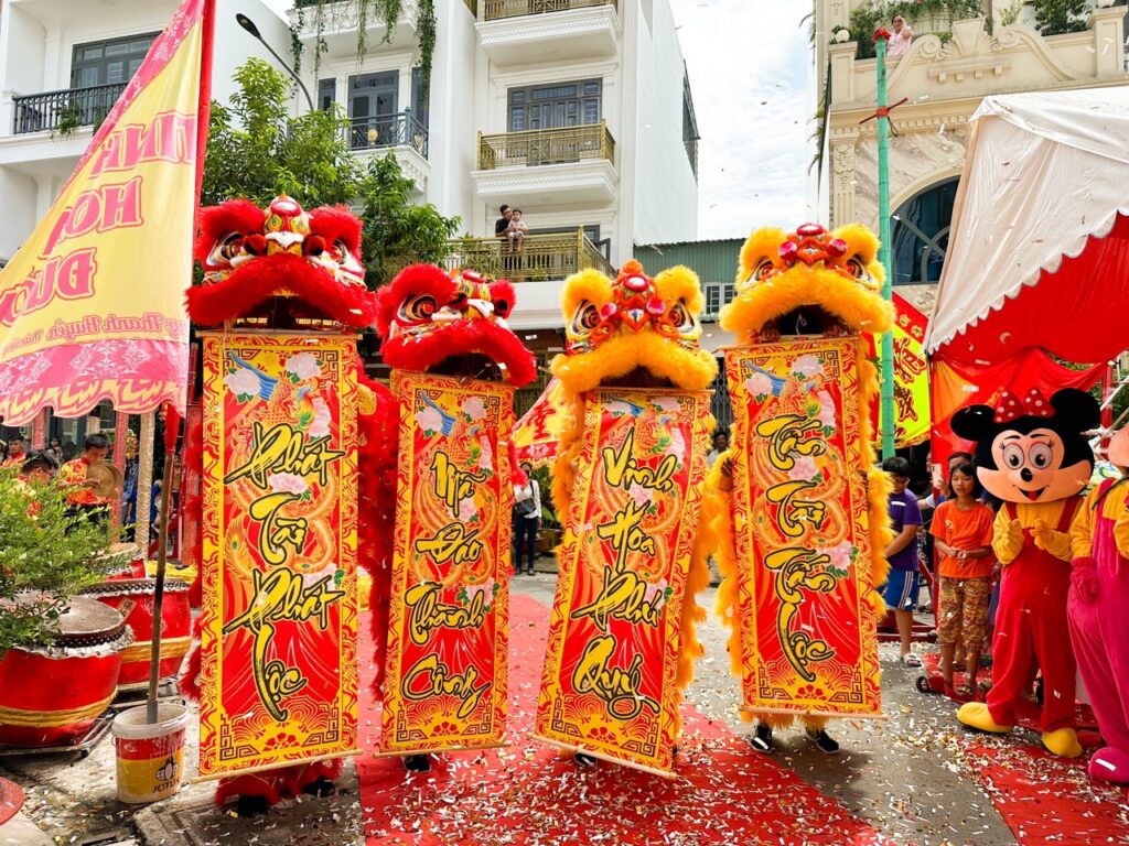 múa lân sư rồng