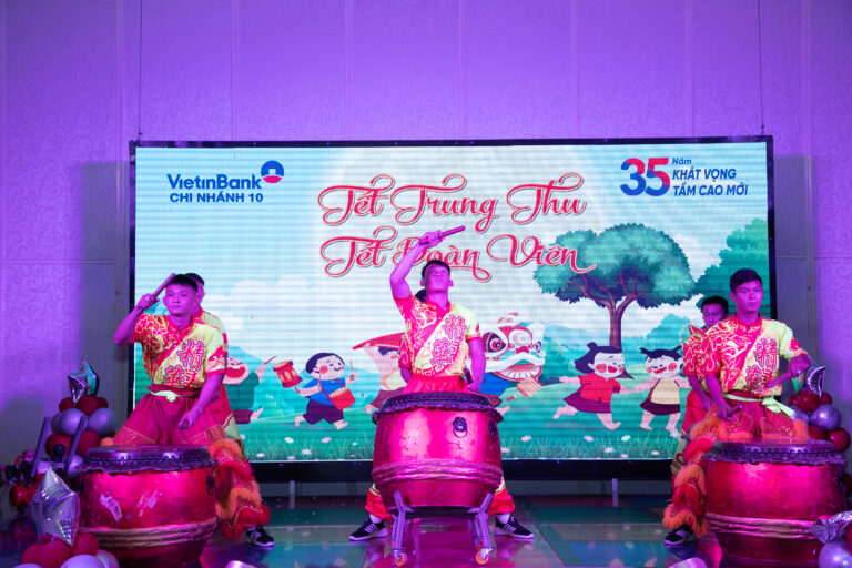 tổ chức rước đèn Trung Thu