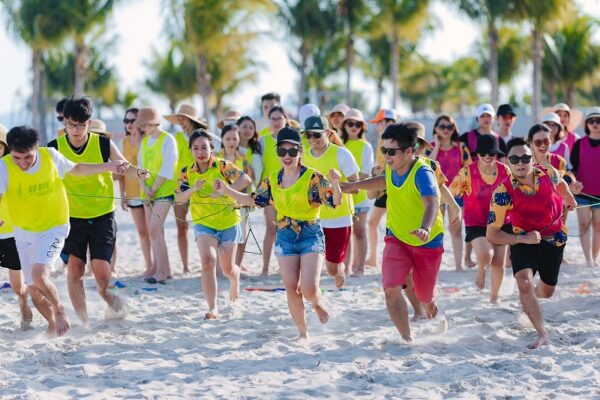 cho thuê dụng cụ tổ chức teambuilding ở Biển Phan Thiết