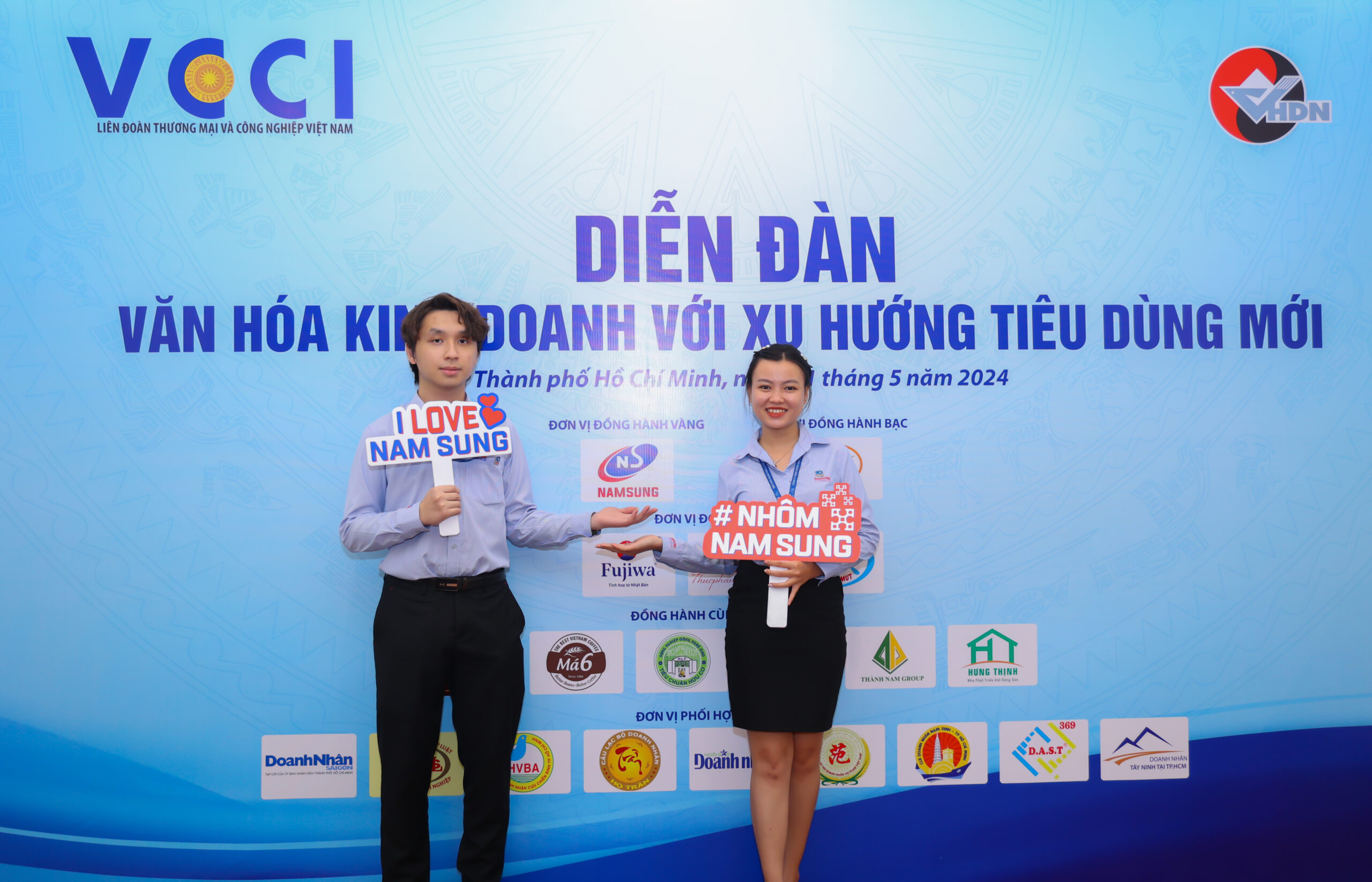 dien dan van hoa kinh doanh scaled