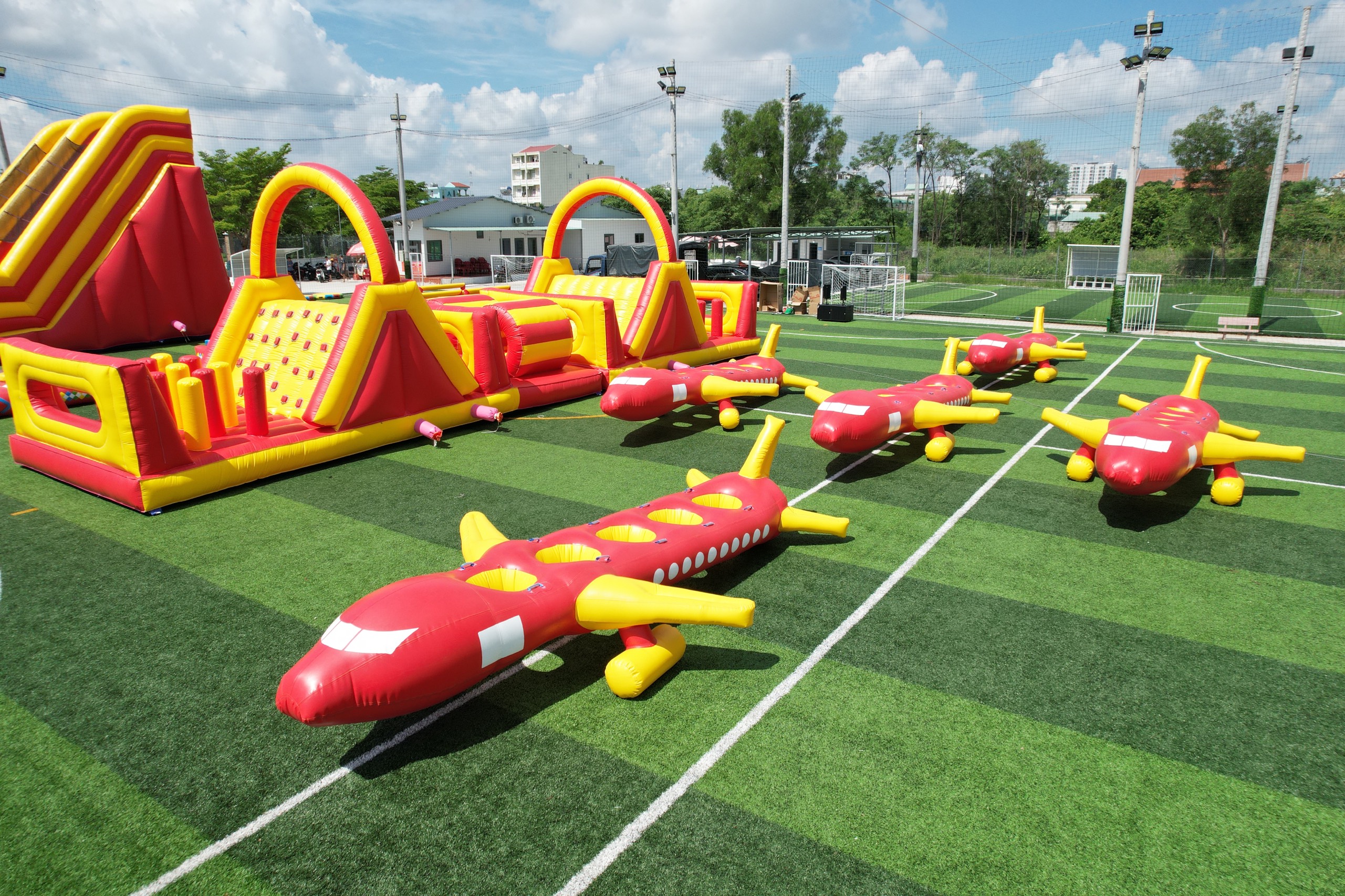 Dịch vụ cho thuê cổng hơi team building, cổng hơi sự kiện 4 cho thue game tool 1 1