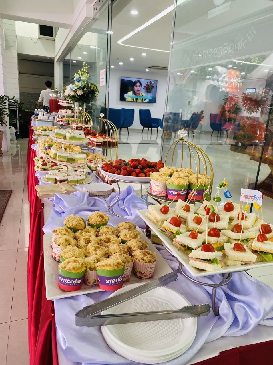 Bảng báo giá dịch vụ tổ chức trung thu trọn gói năm 2024 3 trang tri ban tiec trung thu