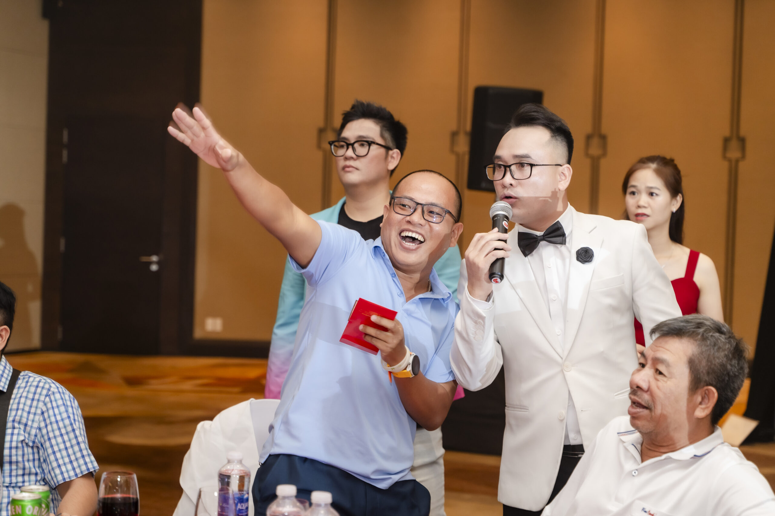 Quy trình tổ chức tiệc tất niên: Hướng dẫn chi tiết cho sự kiện thành công 7 tiec tat nien cuoi nam 9 scaled