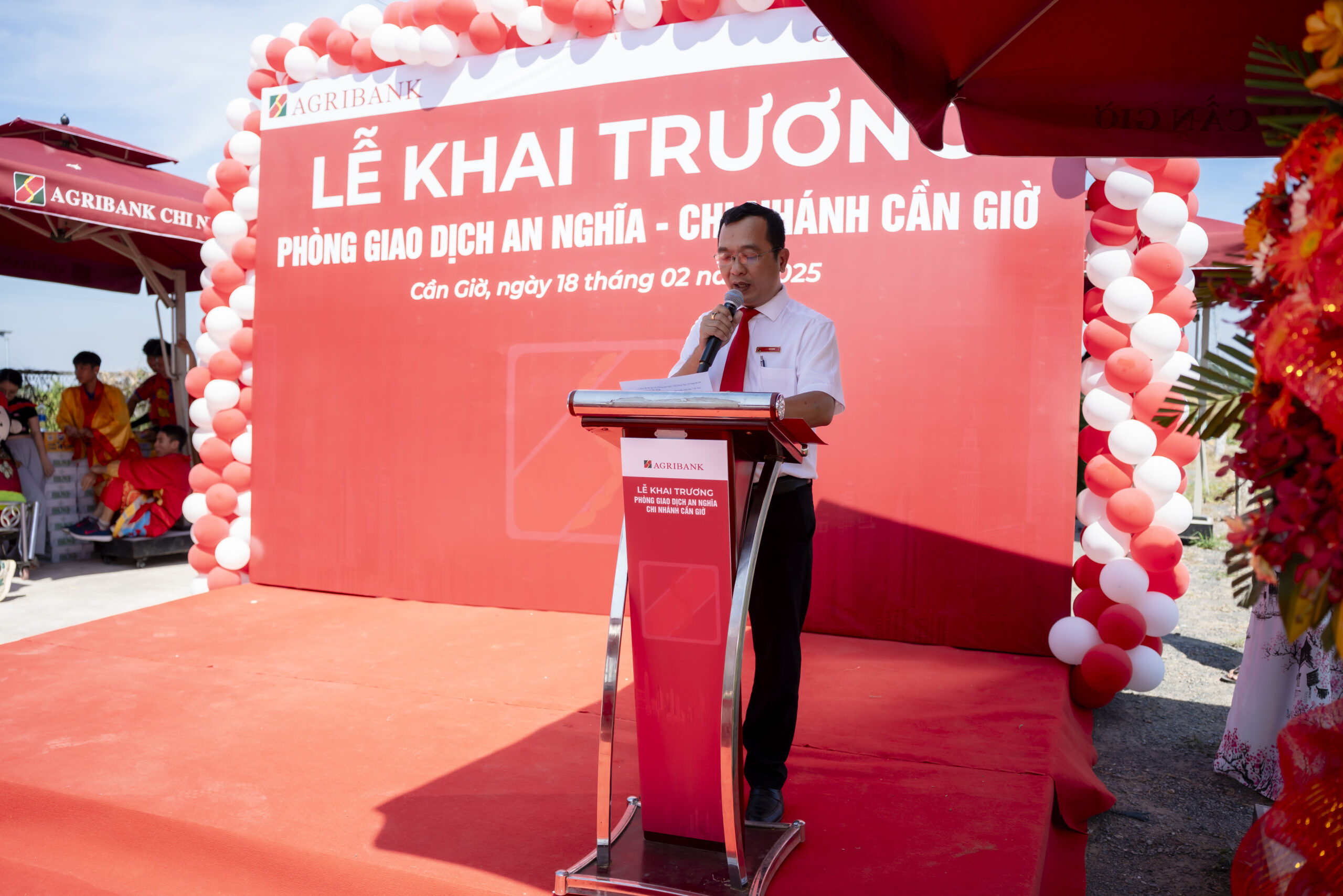phat bieu khai truong scaled