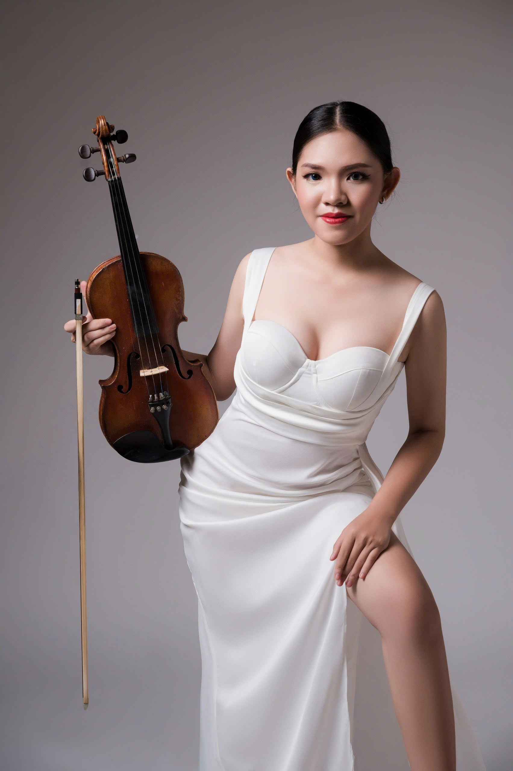 Cung cấp nhân sự sự kiện chuyên nghiệp giá rẻ tại Thành Phố Hồ Chí Minh 6 violin