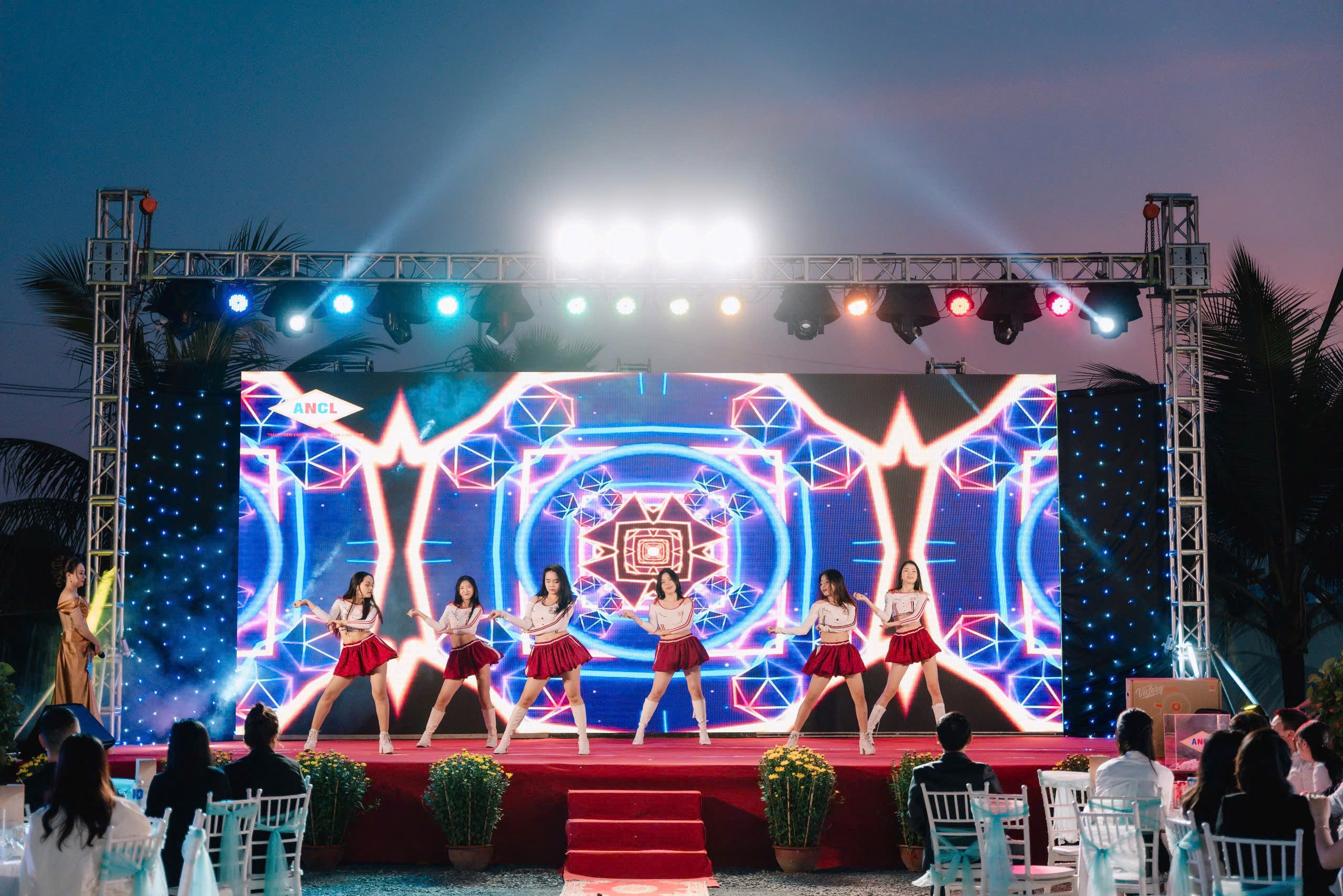 Cung cấp nhân sự sự kiện chuyên nghiệp giá rẻ tại Thành Phố Hồ Chí Minh 3 vu doan1